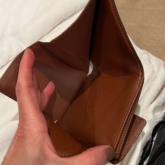 Louis Vuitton Brown Monogram Elise Tri-fold Wallet- Excellent Condition - Picture 13 of 17